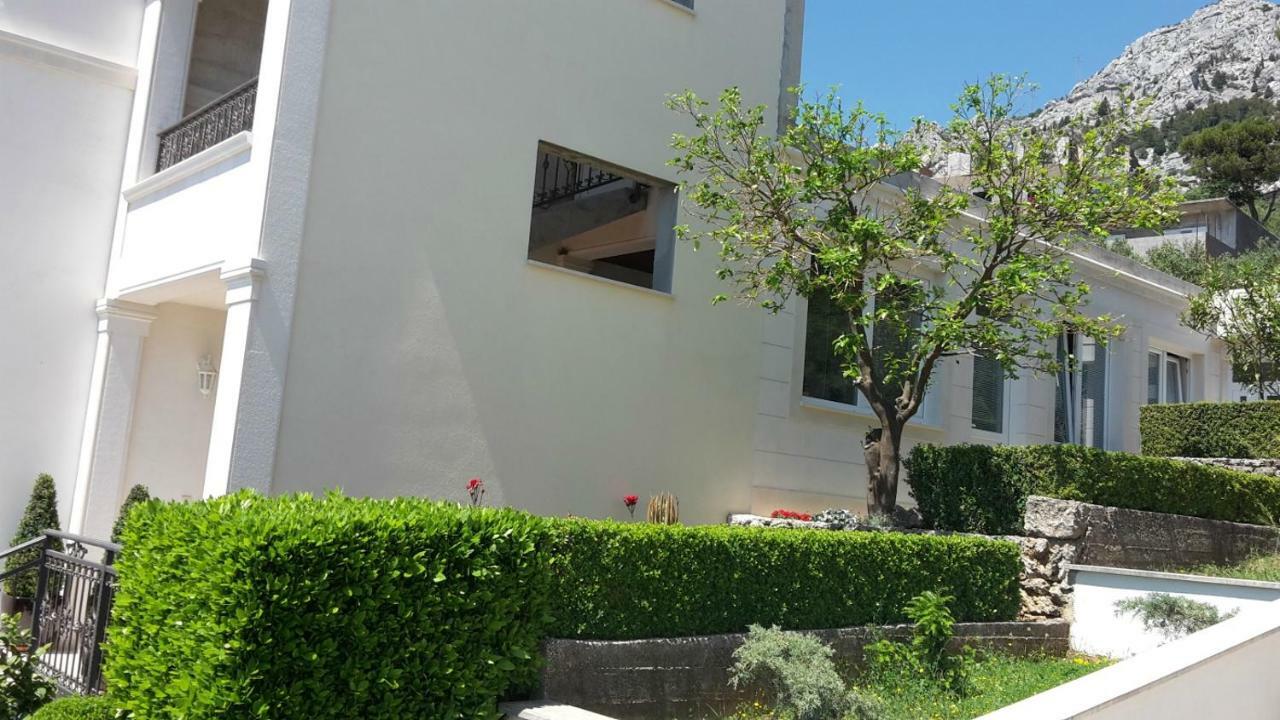 Guest House Fenix Brela Exterior photo